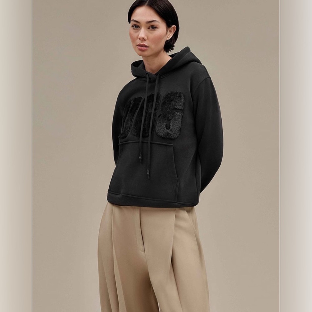 UGG || NWT Rey Fuzzy Logo Hoodie (S)